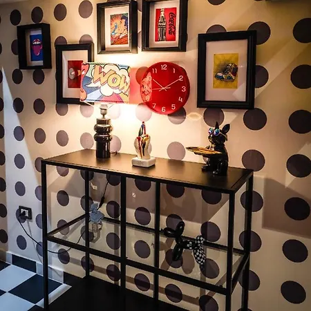 Momarooms فندق مبيت وإفطار 4*