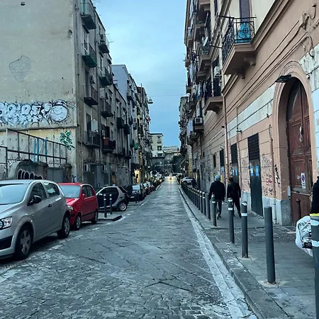 Bed and Breakfast Momarooms 4*