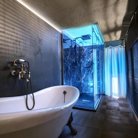 Momarooms Bed and Breakfast